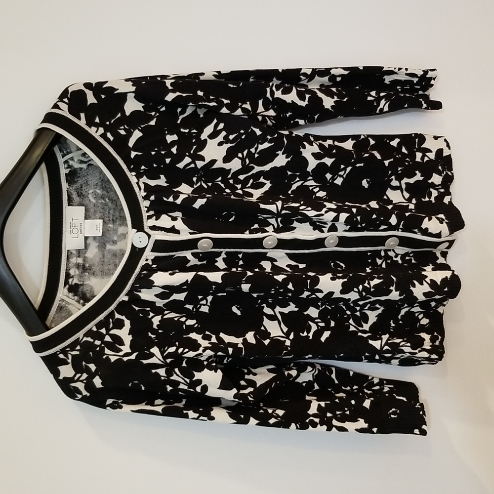 SILK cardigan LOFT black and white leaf pattern size